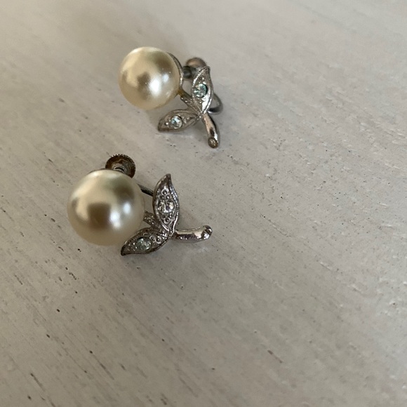Jewelry - Vintage Fashion Earrings Non Pierced Pearl with Diamond Rhinestones Accents